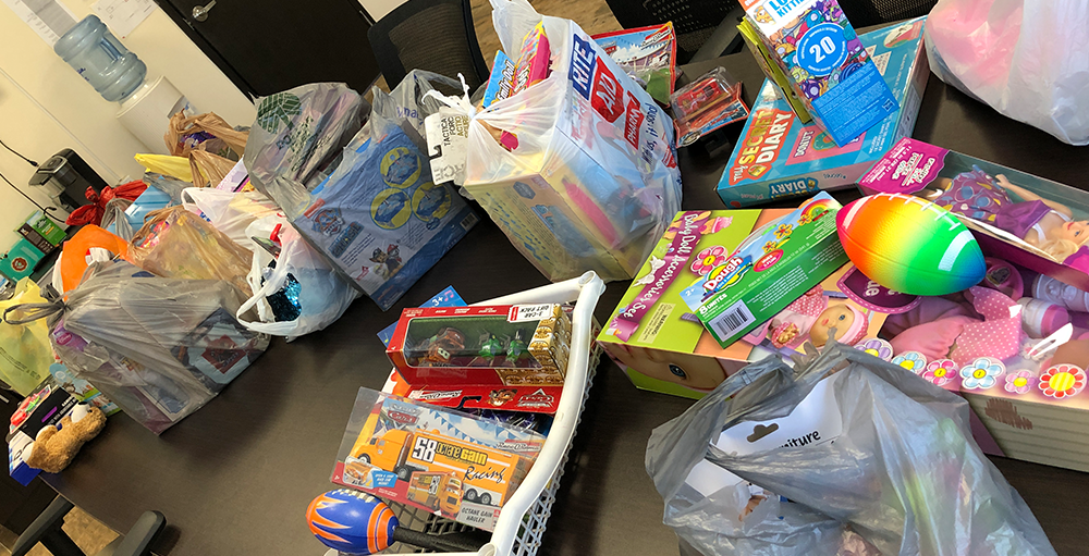 Elementary Atoms collect toys and donated them to the Syracuse Rescue Mission